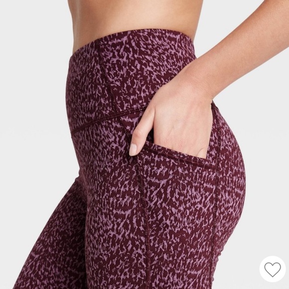 All In Motion Leopard Jacquard Leggings Mulberry - Picture 4 of 6